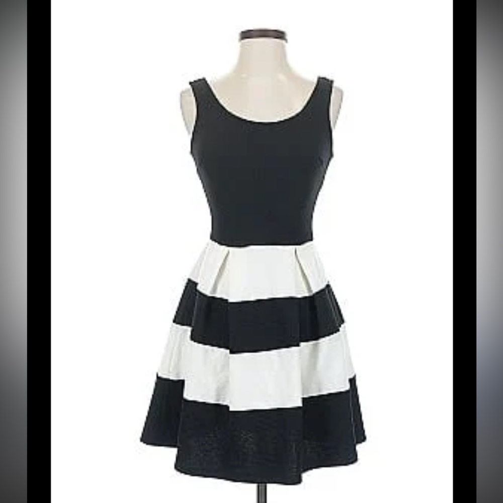 Soprano Black and White Dress pleated skirt